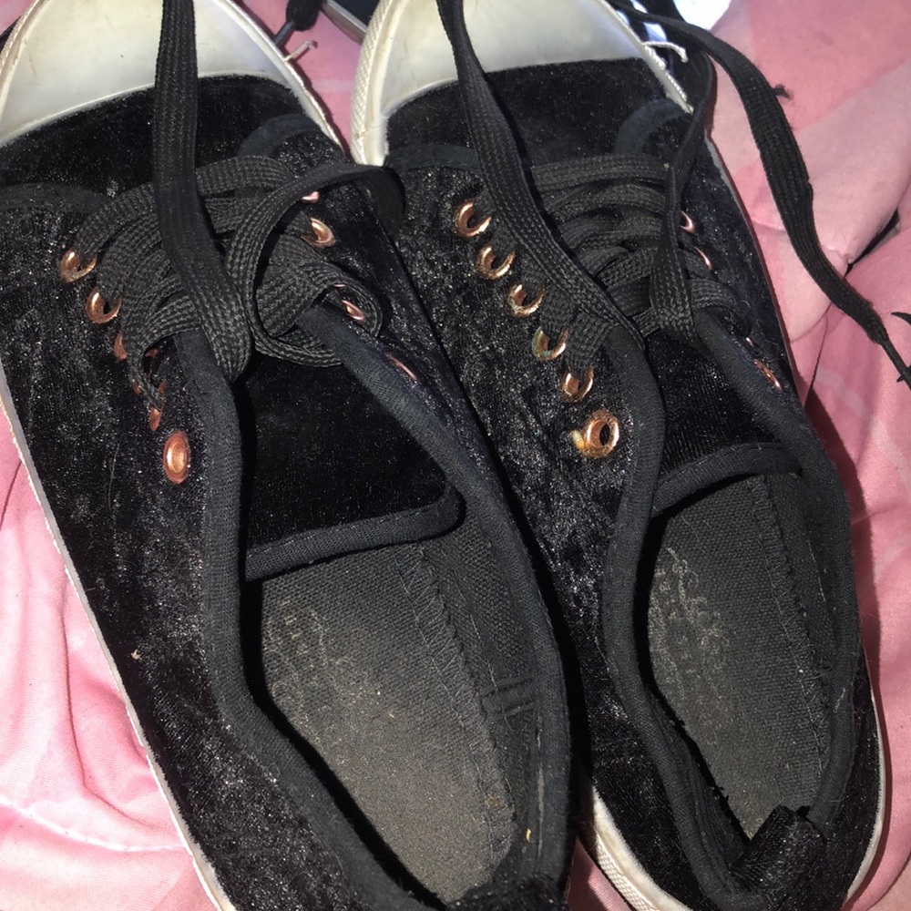 Converses!